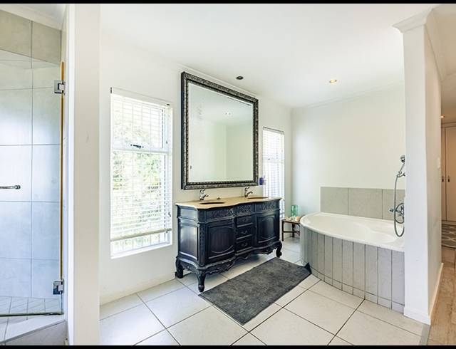 4 BEDROOM HOUSE FOR SALE IN UMHLANGA CENTRAL
